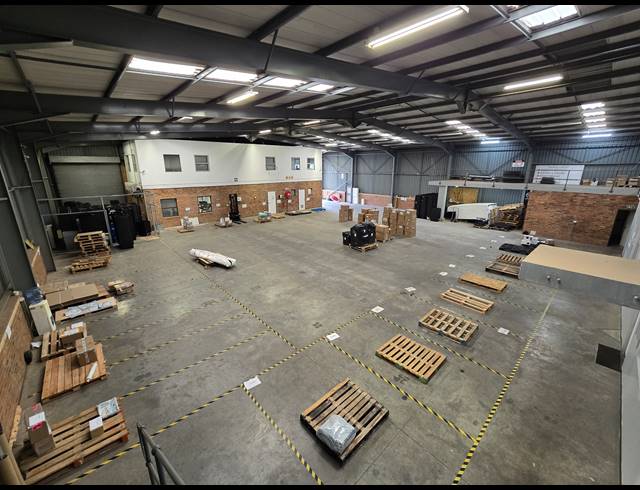 1,050M² WAREHOUSE TO LET IN TUNNEY